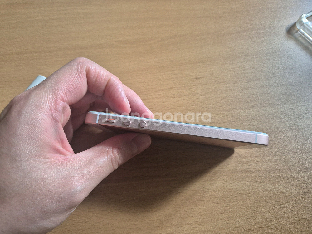 아이폰SE 1세대 128GB 로즈골드--3