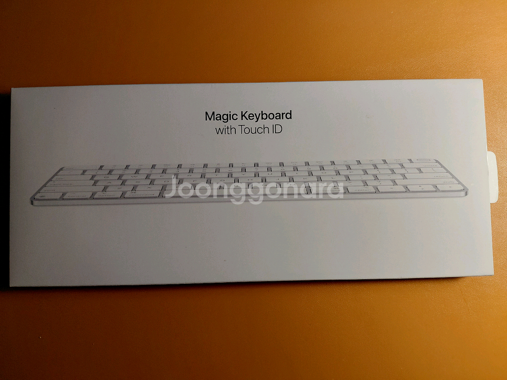 애플 매직키보드 C타입 With Touch ID 보호필름 부착 S급 영문 자판 판매합니다.--0