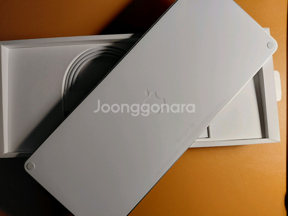 애플 매직키보드 C타입 With Touch ID 보호필름 부착 S급 영문 자판 판매합니다.--2
