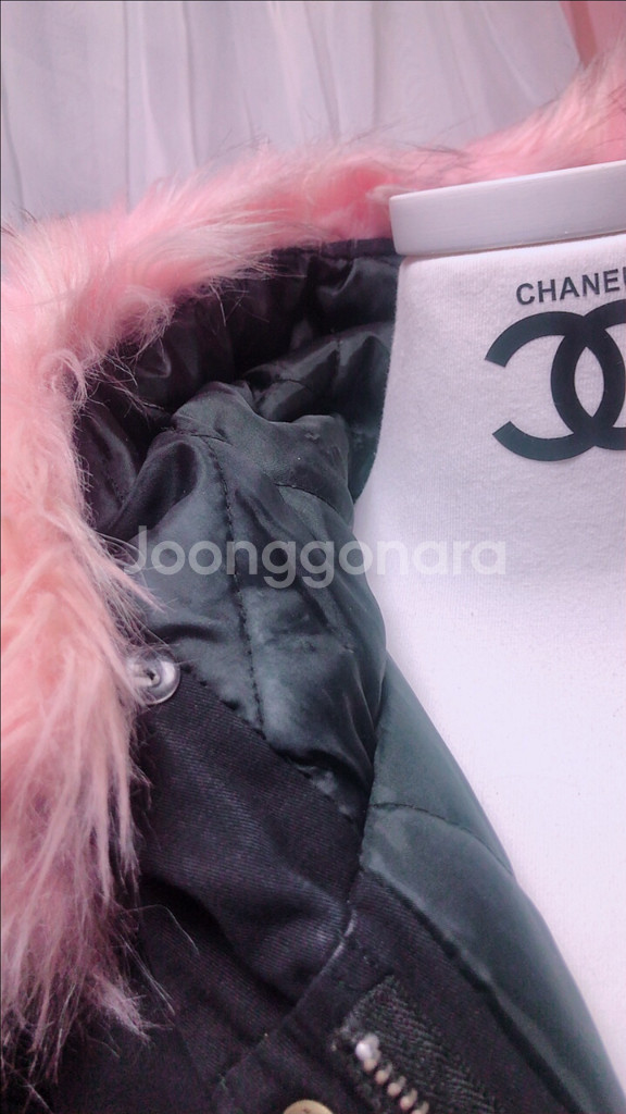 퍼 풍성한 블랙 패딩 팝니다--3