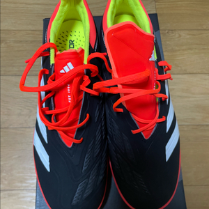 [270] 프레데터 엘리트 TF 풋살화 새제품