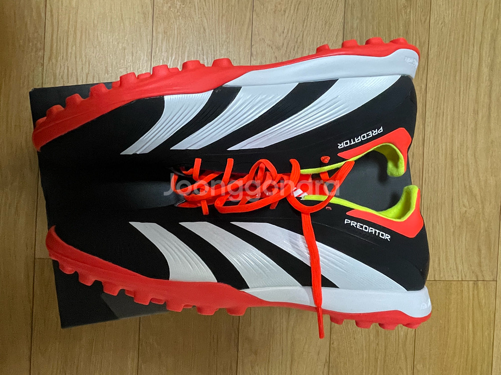 [270] 프레데터 엘리트 TF 풋살화 새제품--1