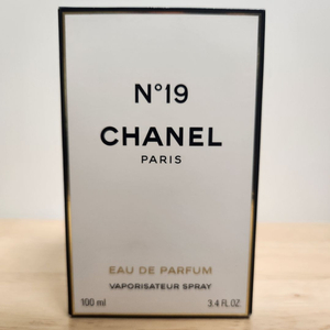 [CHANEL]넘버19 오 드 빠르펭(100ml)119530 새상품팝니다.