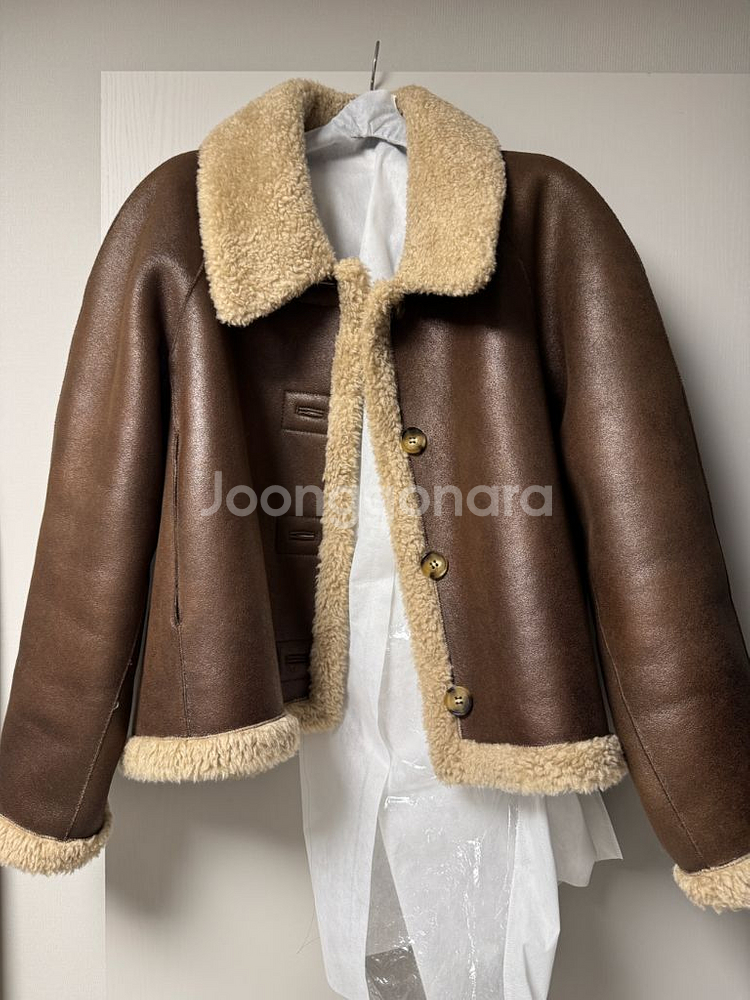 (CEECI) 씨에씨 리버시블 무스탕 브라운 한번 착용--1