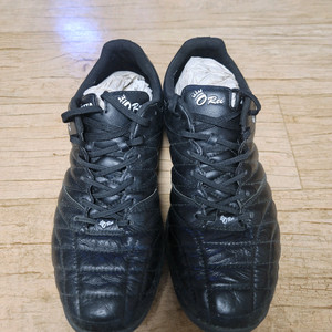 아슬레타 O Rei 검정 풋살화 255 팝니다