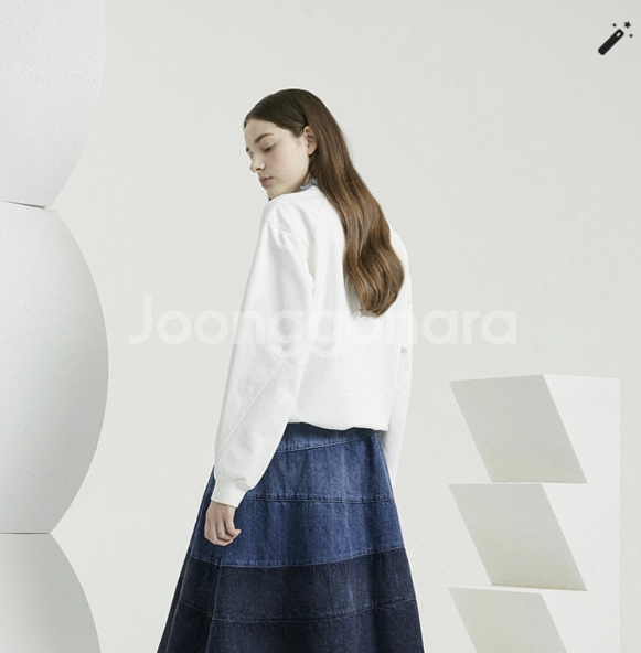 타임 time 프릴 카라 디테일 맨투맨 티셔츠 프리사이즈--1