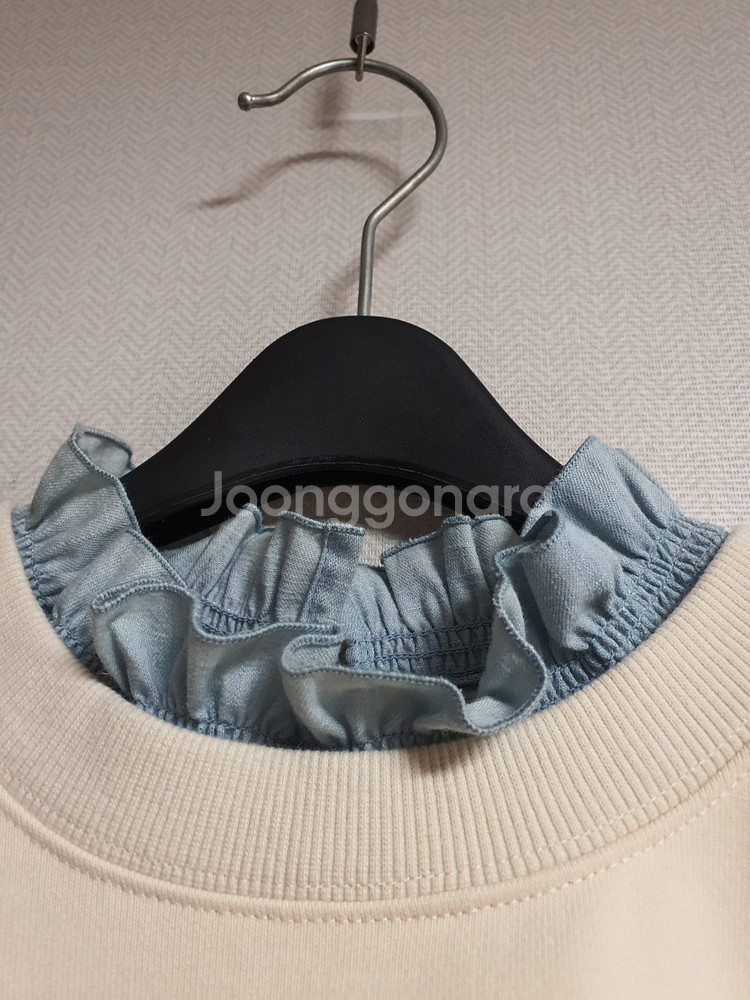 타임 time 프릴 카라 디테일 맨투맨 티셔츠 프리사이즈--4