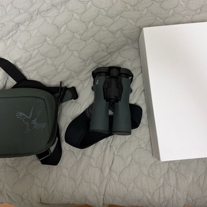 스와로브스키 NL pure 8x42 쌍안경