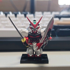 레고 커스텀 [MF] 아스트레이 건담 팝니다.