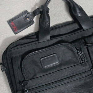 투미 알파 컴팩트 서류가방 브리프케이스