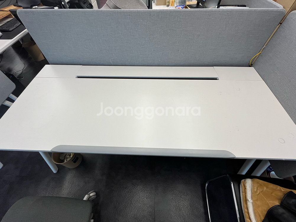 사무용 가구 책상 의자 서랍장 회의테이블--1