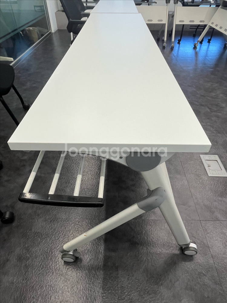 사무용 가구 책상 의자 서랍장 회의테이블--5