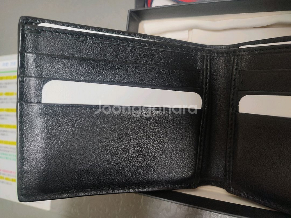 구찌 마이크로시마 반지갑 260987 팝니다.--1