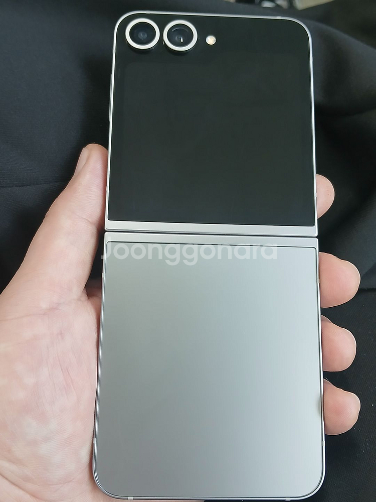 갤럭시Z플립6 256G 실버 판매합니다[55만]--0