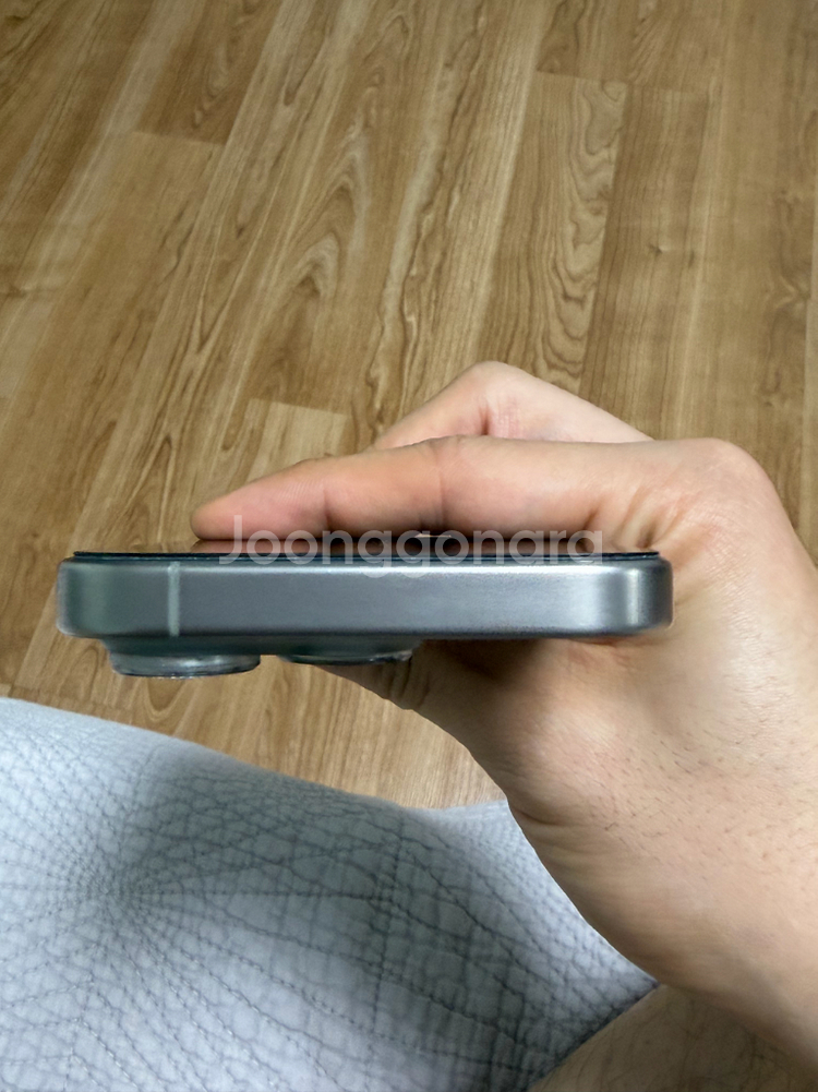 s급 아이폰15Pro 128g 93%--3