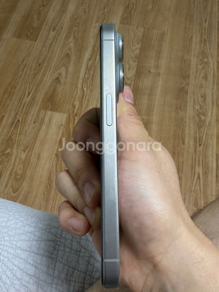 s급 아이폰15Pro 128g 93%--2