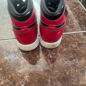 나이키 에어조던 1 레트로 하이 페이던트브레드