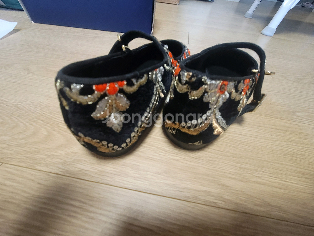 슈콤마보니 플랫슈즈 235mm 39만원 10만원에 업어가세요--3