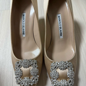 마놀로블라닉 37.5 사이즈