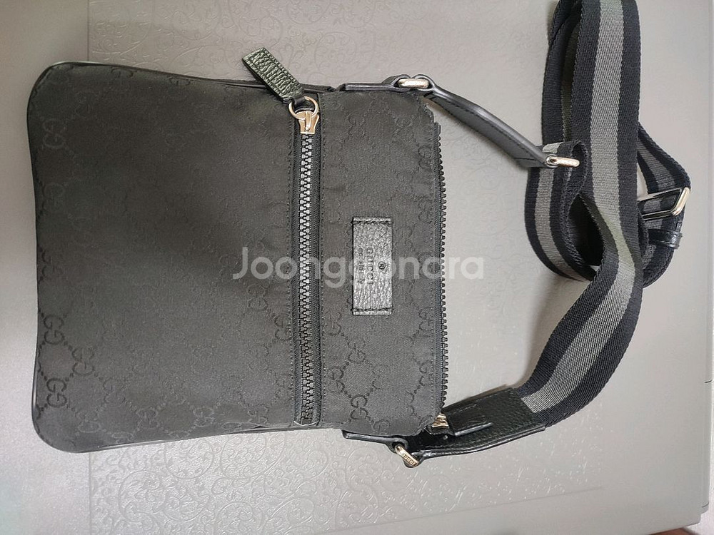 구찌 수프림 크로스백 44983 팝니다.--0
