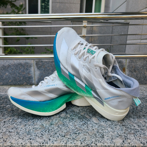 아디다스 아디오스 프로4 235사이즈 러닝화