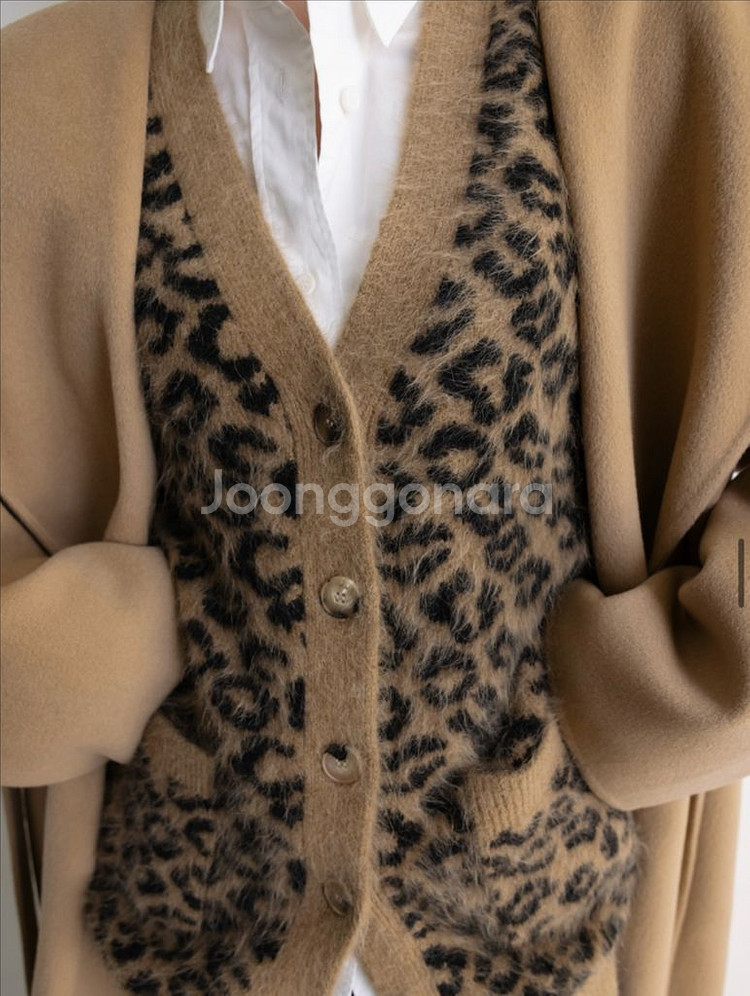 R2W 레오파드 가디건 한섬 마인 타임 럭키슈에뜨 msgm 산드로 랑방 오프화이트 준지 n21--5