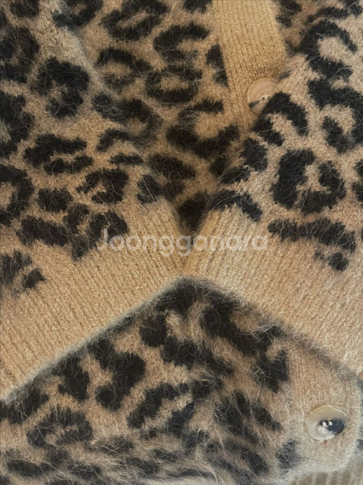 R2W 레오파드 가디건 한섬 마인 타임 럭키슈에뜨 msgm 산드로 랑방 오프화이트 준지 n21--4