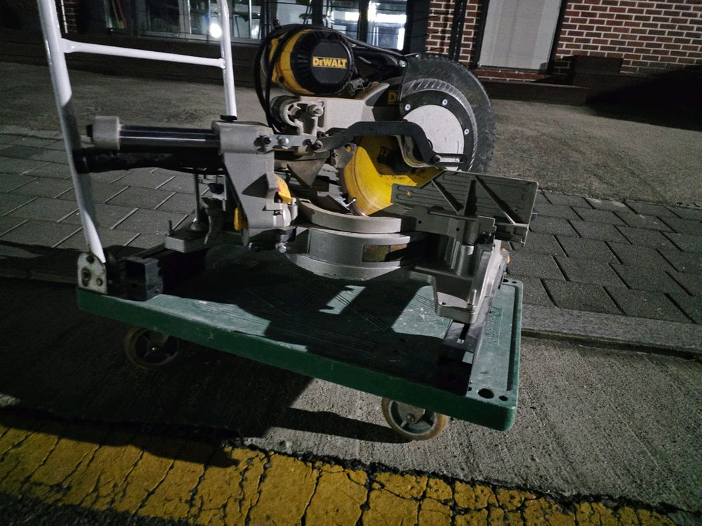 계산서가능 디월트 12인치 슬라이딩 각도절단기+터프빌트ss550 이미지