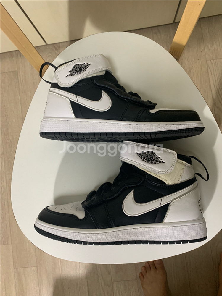 조던 1 하이 플라이이즈 블랙 화이트(사이즈 240)--1