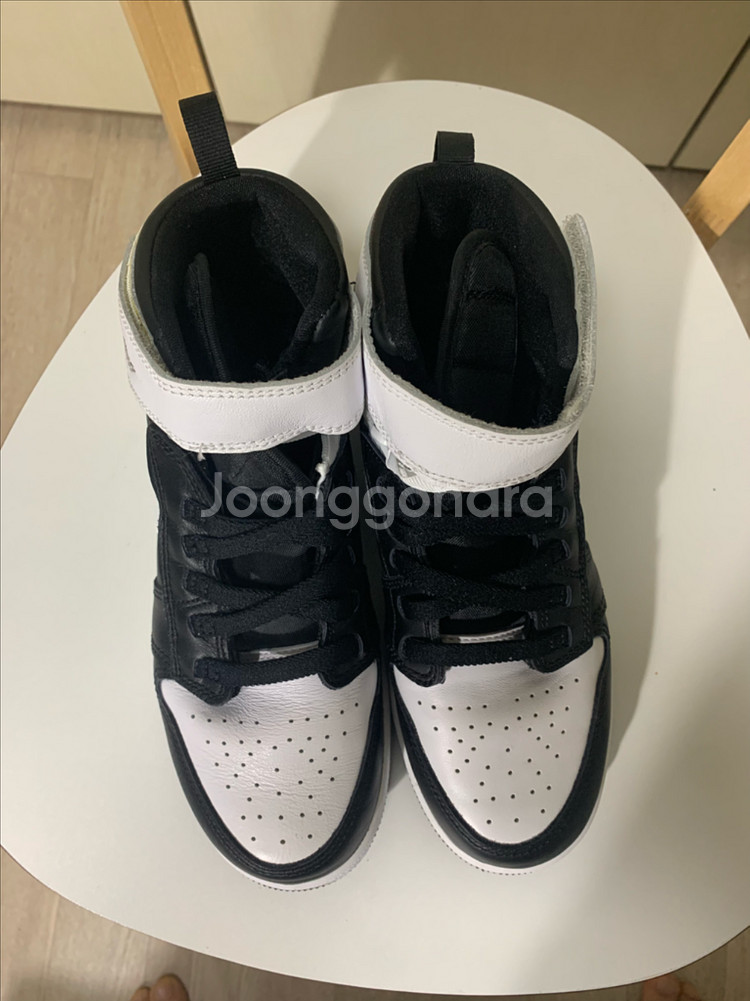 조던 1 하이 플라이이즈 블랙 화이트(사이즈 240)--4