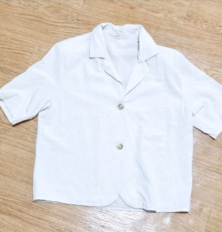 여성 의류 3종 각 5000원 이미지