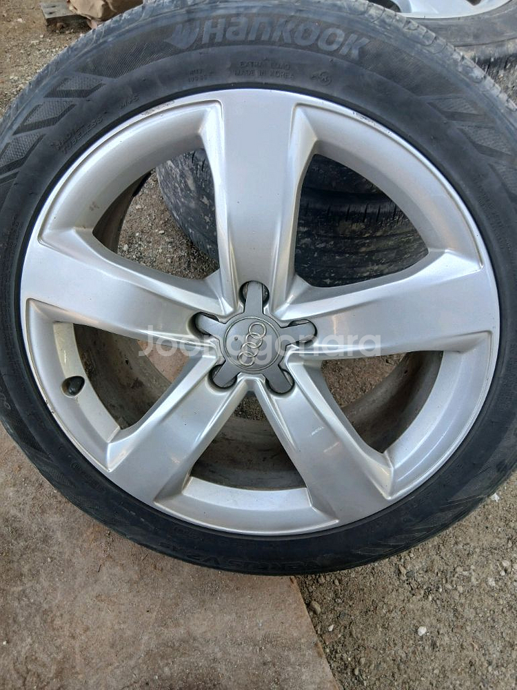 아우디A6 18인치 휠타이어 4개모두--3