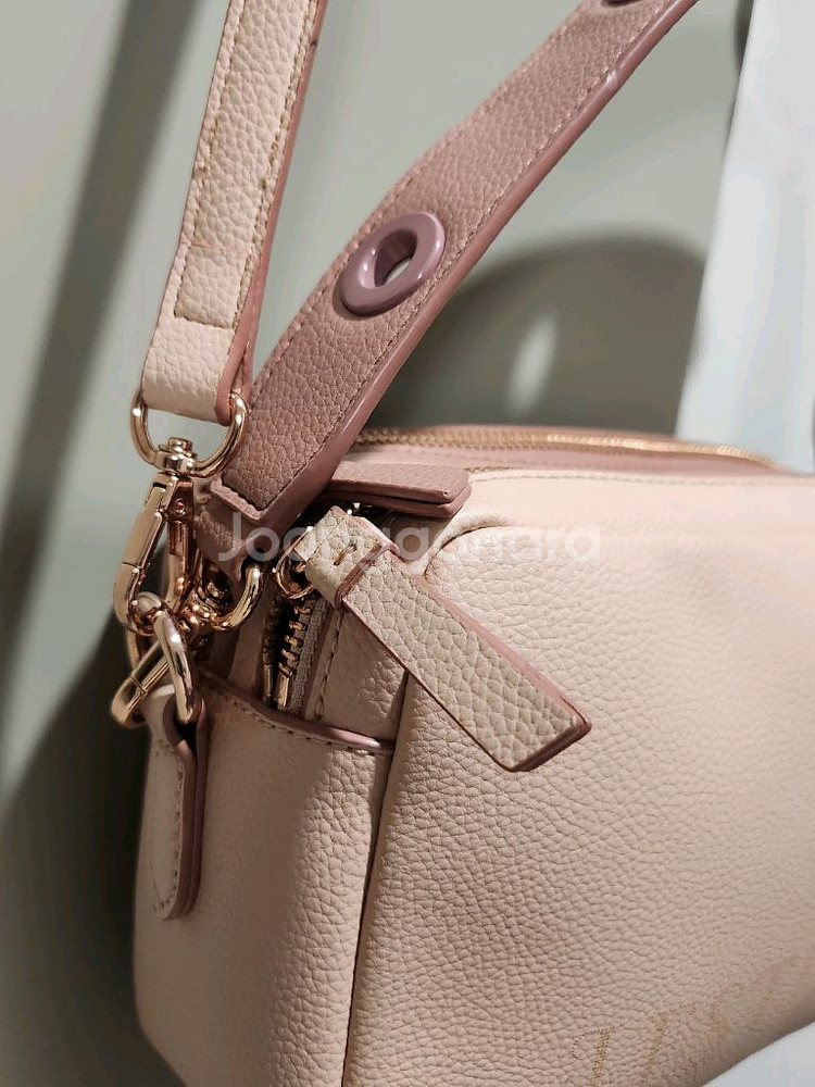 제이에스티나 MIA 미니 크로스백 핑크--5