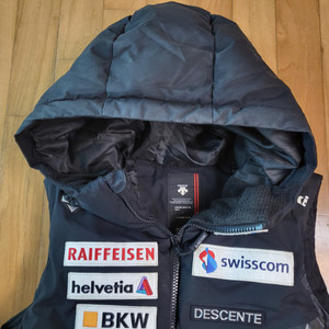 데상트 95 패딩조끼 택포