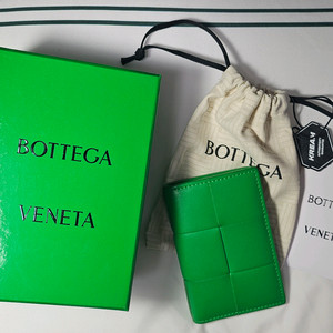 보테가베네타 플랩 카드지갑 그린