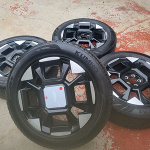 카니발 KA4 19인치 중고 휠타이어 팝니다