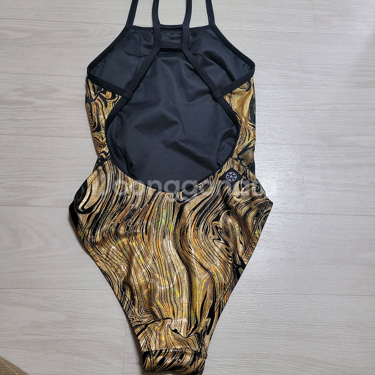 여성용 원피스 수영복. 르망고 m--1