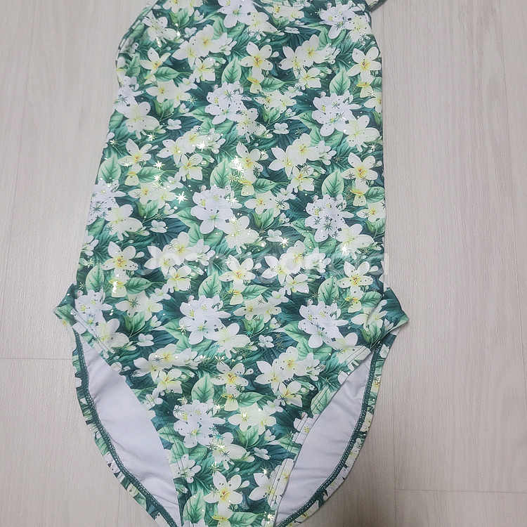 플라워 패턴 원피스 수영복. 제이커스 90--0