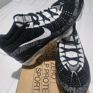 나이키 베이퍼맥스 255