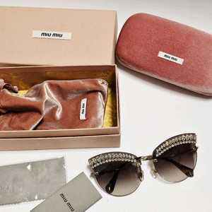 미우미우 크리스탈 캣아이 선글라스