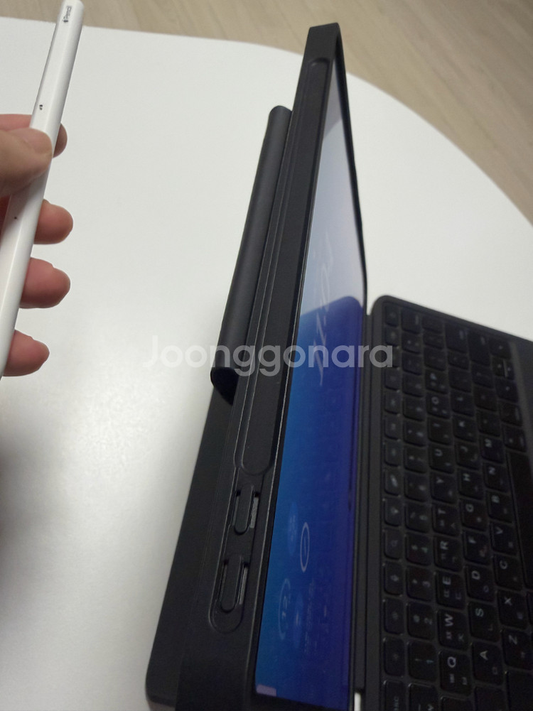 아이패드 11.9인치 (M4제외) 키보드팔아요. 반응속도좋아요.--6