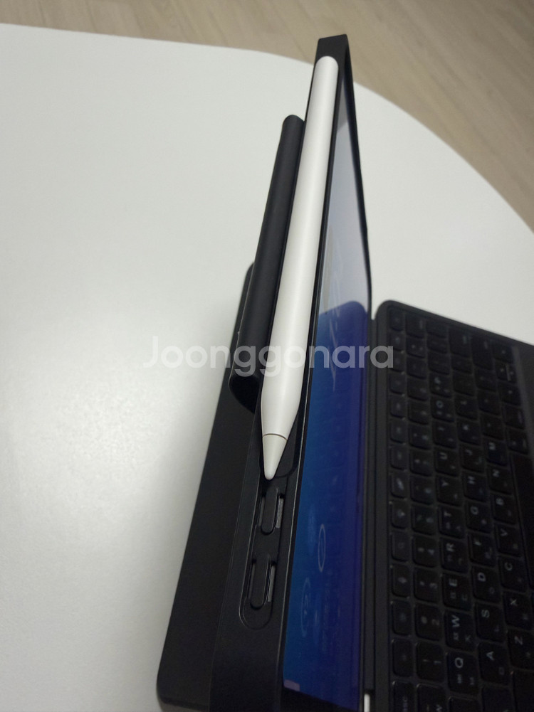 아이패드 11.9인치 (M4제외) 키보드팔아요. 반응속도좋아요.--7