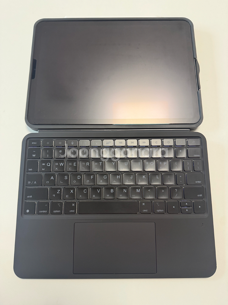 아이패드 11.9인치 (M4제외) 키보드팔아요. 반응속도좋아요.--9