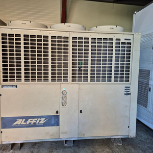 중고 공냉식 칠러냉각기 25마력(일체형)입니다 이미지