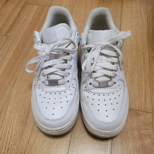 [235] 나이키 에어포스1 07 로우 화이트