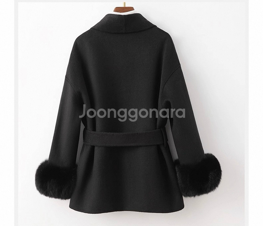 100%울소재 폭스퍼 탈부착가능 코트 새상품 프리사이즈--1