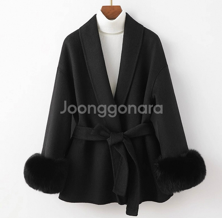 100%울소재 폭스퍼 탈부착가능 코트 새상품 프리사이즈--0