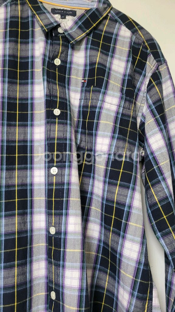 타미힐피거 체크 남방입니다- 사이즈는 14입니다성인 55사이즈나 아동14 정도 맞을드햐요--1