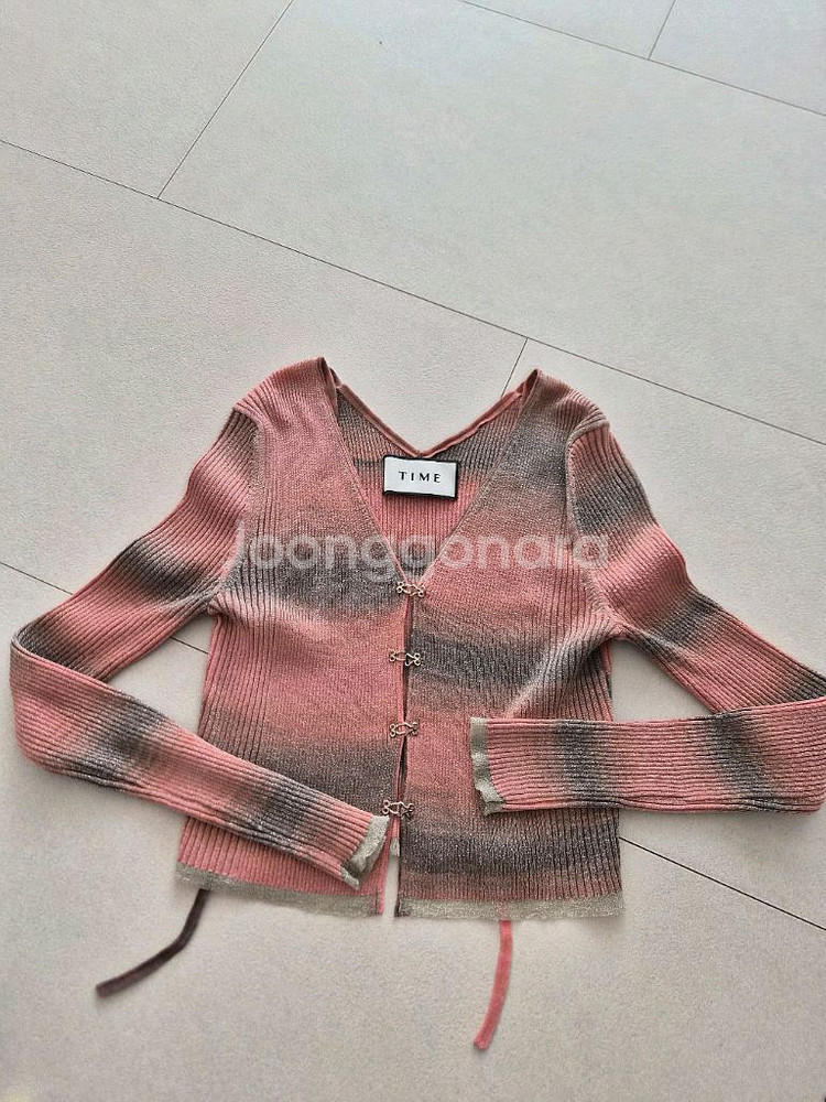 타임 글리터 백 스트랩 크롭 니트 가디건--1