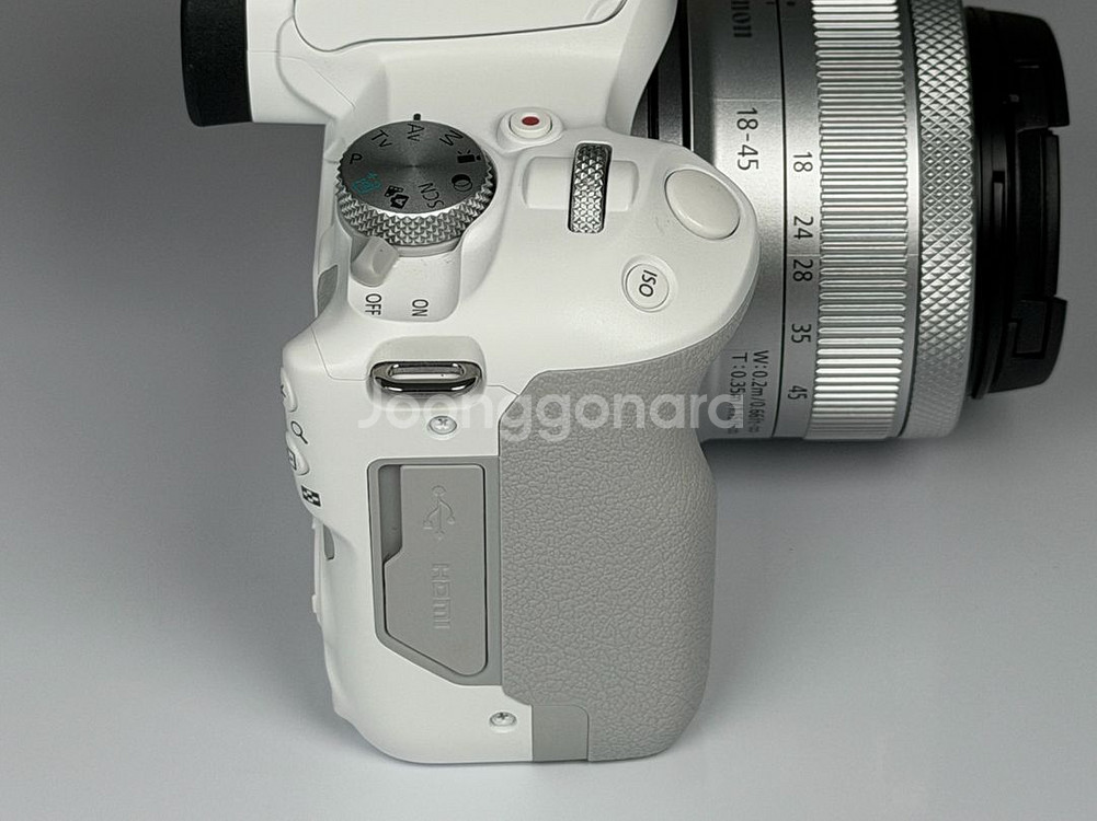 캐논 EOS R50 화이트 미러리스 카메라--3